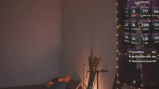 Snapshot of bananya_kitty chatting on February 19, 12:57 am bananya kitty online show from February 19, 12:57 am