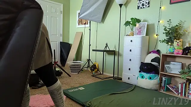 Snapshot of Linzy_19 chatting on January 31, 8:01 pm Linzy 19 online show from January 31, 8:01 pm