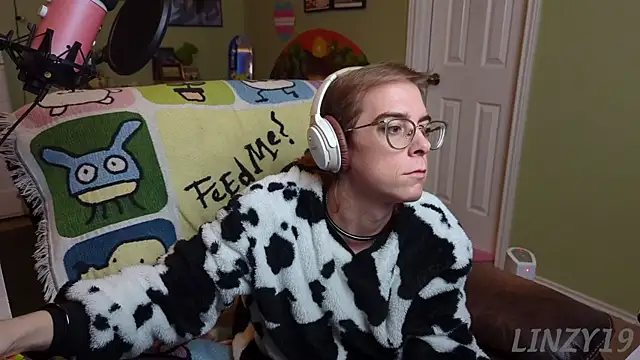 Snapshot of Linzy_19 chatting on February 22, 3:12 am Linzy 19 online show from February 22, 3:12 am