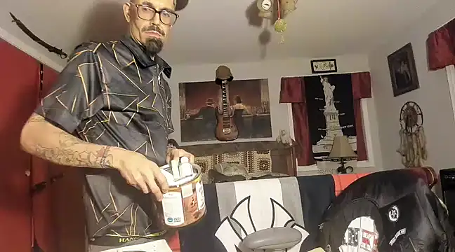 Snapshot of RoosterWabbit chatting on February 26, 5:42 am RoosterWabbit online show from February 26, 5:42 am