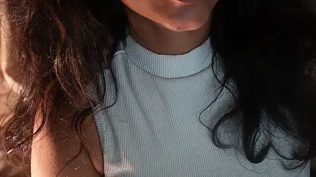 Snapshot of -AyeshaSinghania- chatting on September 23, 10:18 am -AyeshaSinghania- online show from September 23, 10:18 am