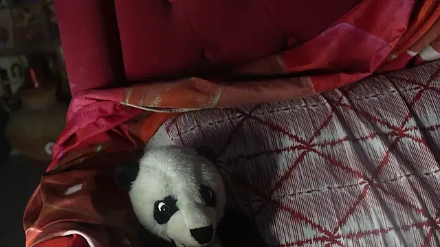 Snapshot of -AyeshaSinghania- chatting on October 14, 10:38 am -AyeshaSinghania- online show from October 14, 10:38 am