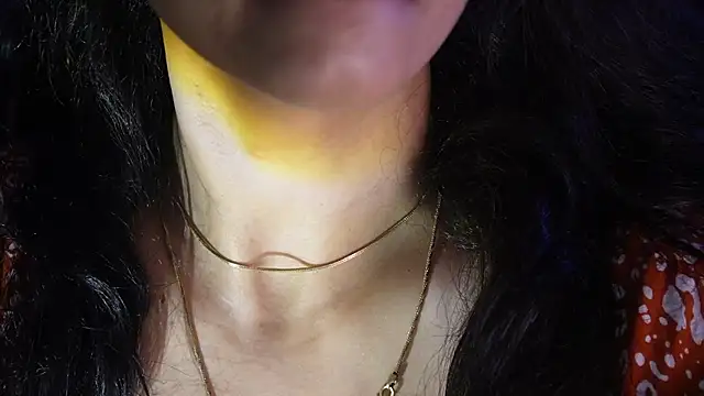 -AyeshaSinghania- online show from April 14, 8:20 am