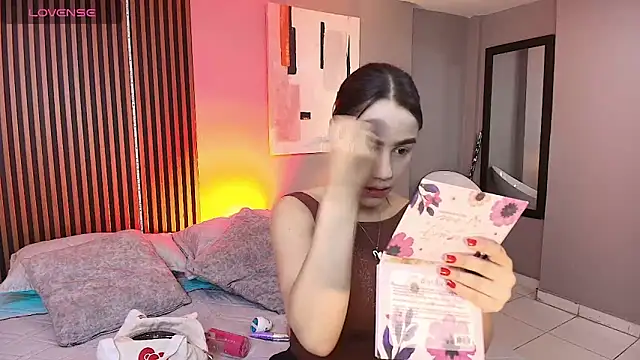 emily roberts1 online show from October 1, 1:06 pm