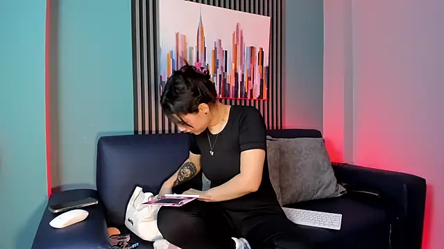 emily roberts1 online show from October 2, 1:07 pm