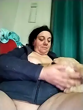 Snapshot of BustyBabyOfficial chatting on December 7, 2:20 am BustyBabyOfficial online show from December 7, 2:20 am