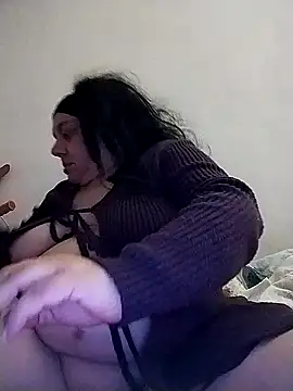 Snapshot of BustyBabyOfficial chatting on December 13, 10:23 pm BustyBabyOfficial online show from December 13, 10:23 pm