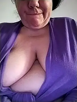 Snapshot of BustyBabyOfficial chatting on January 23, 2:28 pm BustyBabyOfficial online show from January 23, 2:28 pm