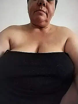 Snapshot of BustyBabyOfficial chatting on September 14, 11:31 am BustyBabyOfficial online show from September 14, 11:31 am