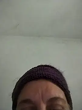 Snapshot of BustyBabyOfficial chatting on September 21, 12:40 pm BustyBabyOfficial online show from September 21, 12:40 pm