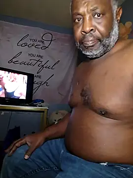 Snapshot of macnificent1fr chatting on February 5, 3:45 am macnificent1fr online show from February 5, 3:45 am