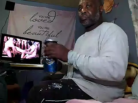 Snapshot of macnificent1fr chatting on February 16, 2:31 am macnificent1fr online show from February 16, 2:31 am