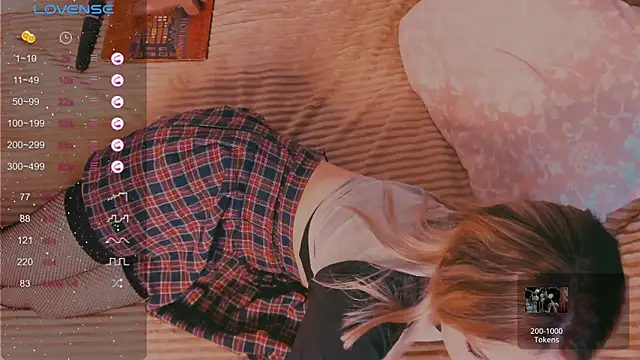 Snapshot of yoursugarbabe chatting on December 10, 6:01 am yoursugarbabe online show from December 10, 6:01 am