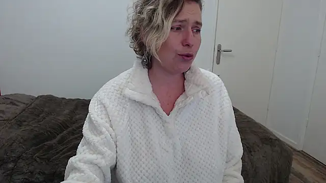 Snapshot of cumfun chatting on January 12, 10:04 pm cumfun online show from January 12, 10:04 pm