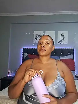 Toya P online show from September 8, 8:19 pm