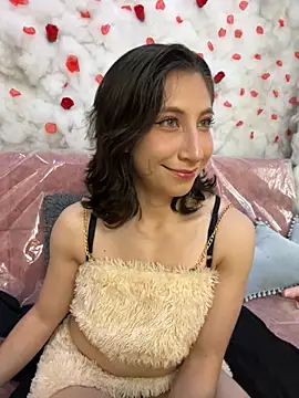 Snapshot of SkarletJhonson_ chatting on October 24, 8:33 am SkarletJhonson online show from October 24, 8:33 am