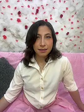 Snapshot of SkarletJhonson_ chatting on January 15, 5:01 am SkarletJhonson online show from January 15, 5:01 am