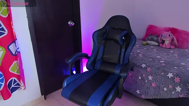 roseliam25 online show from November 4, 7:02 pm