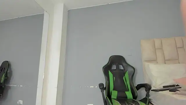 aida rose  online show from December 30, 8:15 pm