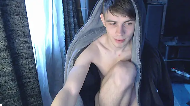 Snapshot of Student_Oliver chatting on November 26, 7:31 am Student Oliver online show from November 26, 7:31 am