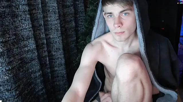 Snapshot of Student_Oliver chatting on December 14, 5:18 pm Student Oliver online show from December 14, 5:18 pm