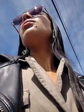 Astrid-- online show from February 4, 3:18 pm