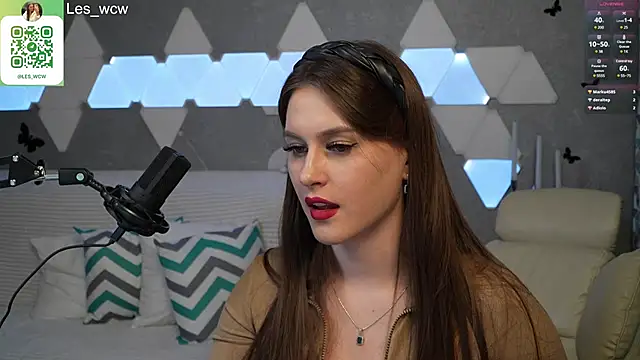 Snapshot of HarleyDeess chatting on February 23, 10:53 pm HarleyDeess online show from February 23, 10:53 pm