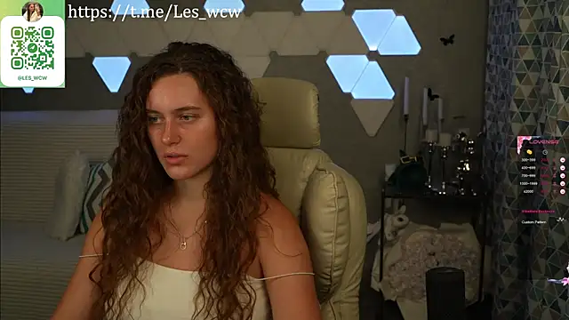 Snapshot of HarleyDeess chatting on October 6, 9:45 pm HarleyDeess online show from October 6, 9:45 pm