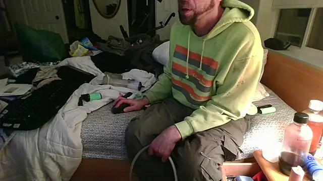 HandsumHungDaddy online show from March 3, 4:58 am