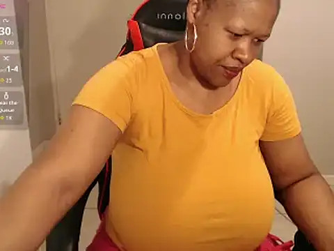 bustylisa1983 online show from September 23, 5:43 am