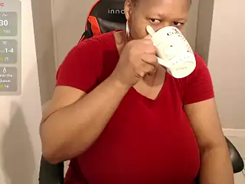 bustylisa1983 online show from October 2, 5:47 am