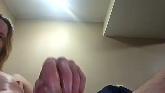 Travislovescum online show from January 19, 9:02 am