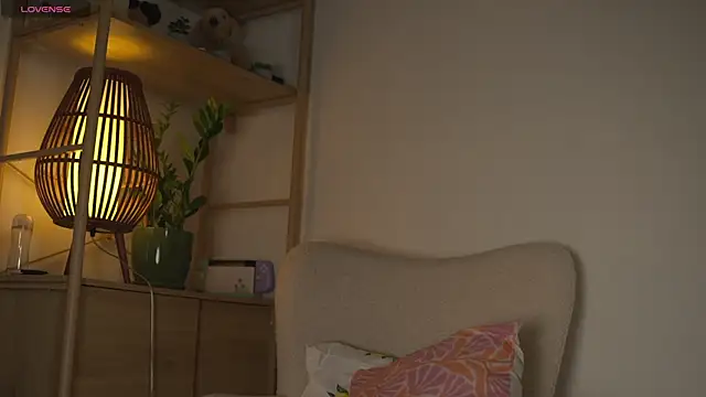 Snapshot of HelloHodge chatting on September 25, 7:23 am HelloHodge online show from September 25, 7:23 am