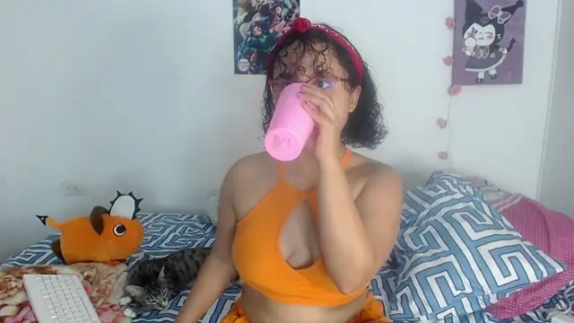 lou cute online show from March 19, 2:59 am
