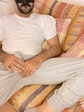 Snapshot of boymoon_20 chatting on December 26, 9:04 pm boymoon 20 online show from December 26, 9:04 pm