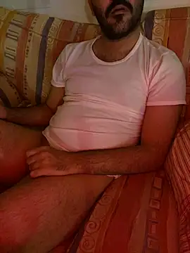 Snapshot of boymoon_20 chatting on January 19, 1:43 am boymoon 20 online show from January 19, 1:43 am