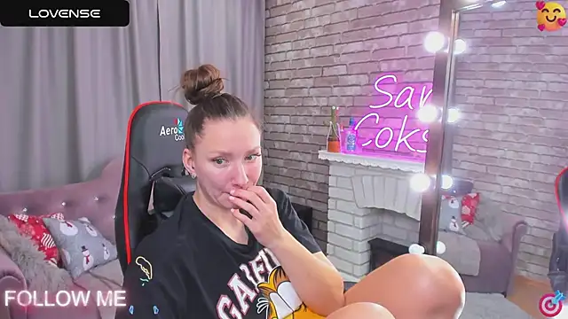 SarahCoksss online show from March 22, 3:30 am