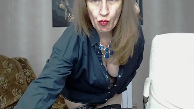 Snapshot of koroleva70 chatting on December 4, 7:23 pm koroleva70 online show from December 4, 7:23 pm