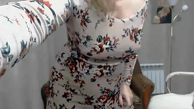 Snapshot of koroleva70 chatting on February 26, 7:16 pm koroleva70 online show from February 26, 7:16 pm