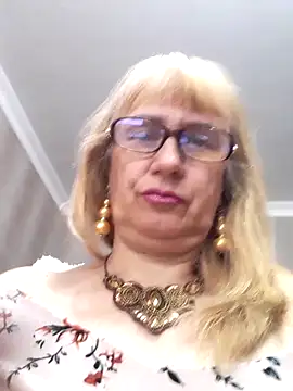 Snapshot of koroleva70 chatting on September 19, 10:16 am koroleva70 online show from September 19, 10:16 am