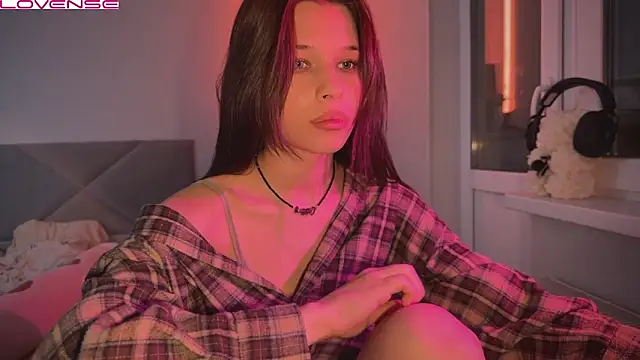 Snapshot of YourOblivion chatting on February 4, 6:27 pm YourOblivion online show from February 4, 6:27 pm