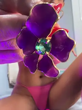 Mau White online show from January 9, 11:45 pm