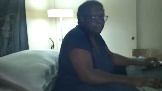 Snapshot of Yagurl__west chatting on January 13, 5:01 am Yagurl west online show from January 13, 5:01 am