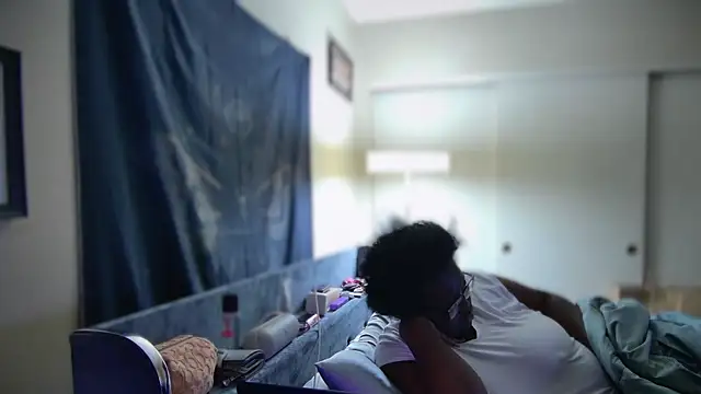 Snapshot of Yagurl__west chatting on January 29, 1:48 am Yagurl west online show from January 29, 1:48 am