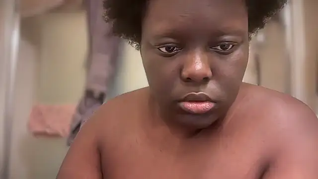 Snapshot of Yagurl__west chatting on February 9, 10:21 pm Yagurl west online show from February 9, 10:21 pm