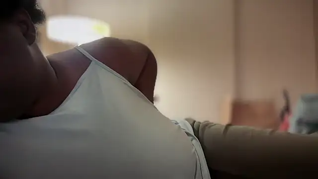 Snapshot of Yagurl__west chatting on February 14, 10:58 pm Yagurl west online show from February 14, 10:58 pm