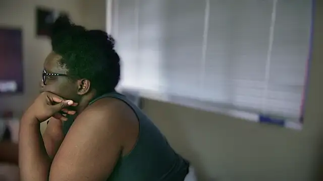 Snapshot of Yagurl__west chatting on February 24, 1:02 am Yagurl west online show from February 24, 1:02 am