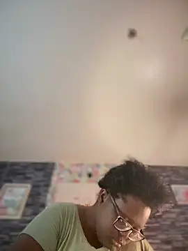 Snapshot of Yagurl__west chatting on November 11, 8:53 pm Yagurl west online show from November 11, 8:53 pm