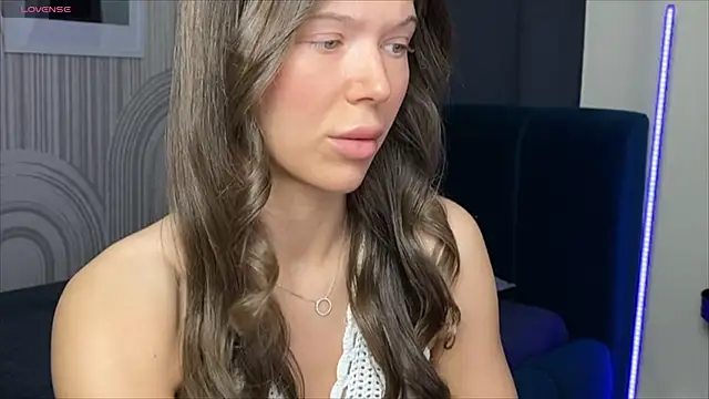 viviann evans online show from March 20, 1:02 am