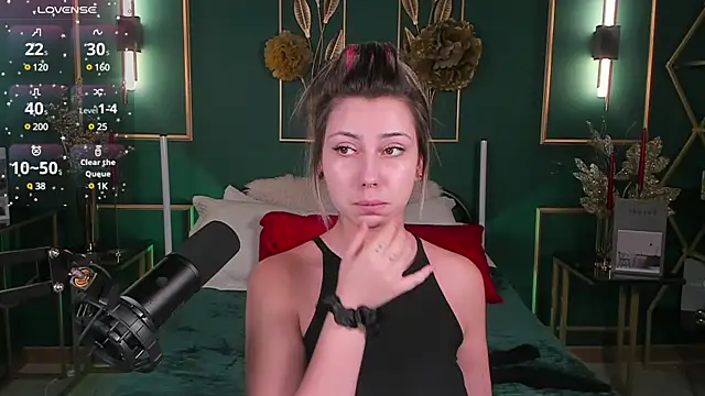 Snapshot of PennyMay chatting on December 21, 3:36 am PennyMay online show from December 21, 3:36 am